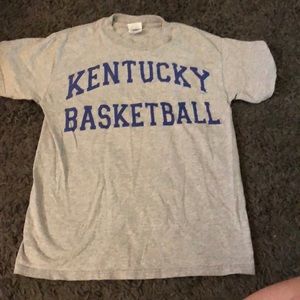 Kentucky basketball size Small T-shirt